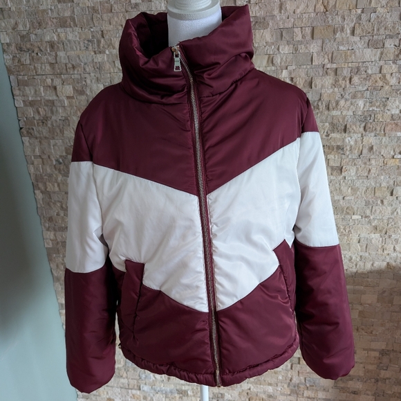 Burgundy White Chevron Colorblock Puffer Jacket Sz M Retro Sport Apres Ski - Picture 2 of 15